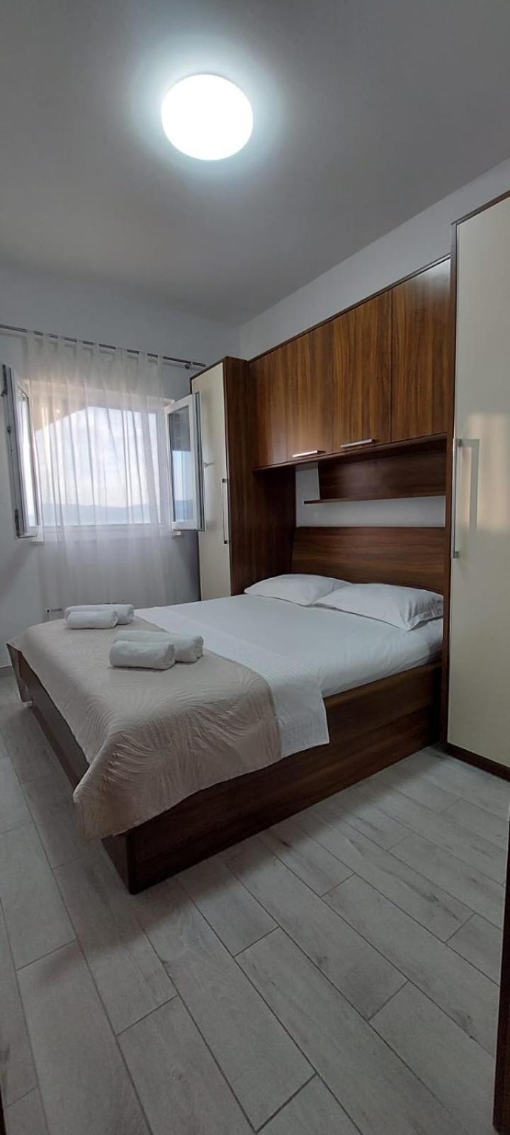 Apartment Toncica Omiš Exteriör bild